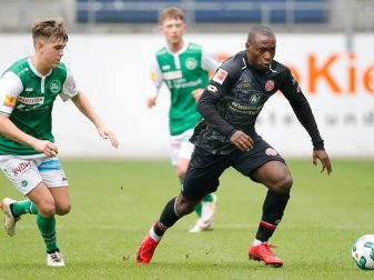 Anthony Ujahs (r.) Einsatz gegen Hannover ist offen Anthony Ujahs (r.) Einsatz gegen Hannover ist offen