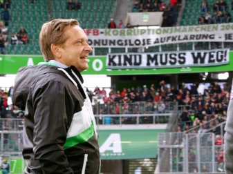 Horst Heldt wünscht sich ein Ende des Stimmungsboykotts Horst Heldt wünscht sich ein Ende des Stimmungsboykotts