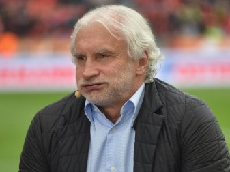 Rudi Völler erklärt Leon Bailey nicht für unverkäuflich Rudi Völler erklärt Leon Bailey nicht für unverkäuflich