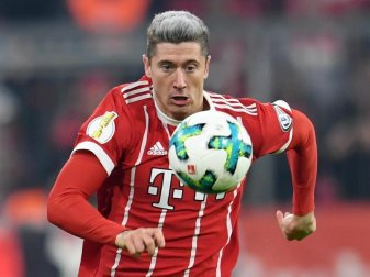 Robert Lewandowski ist der Top-Stürmer des FC Bayern München. Foto: Tobias Hase Robert Lewandowski ist der Top-Stürmer des FC Bayern München. Foto: Tobias Hase