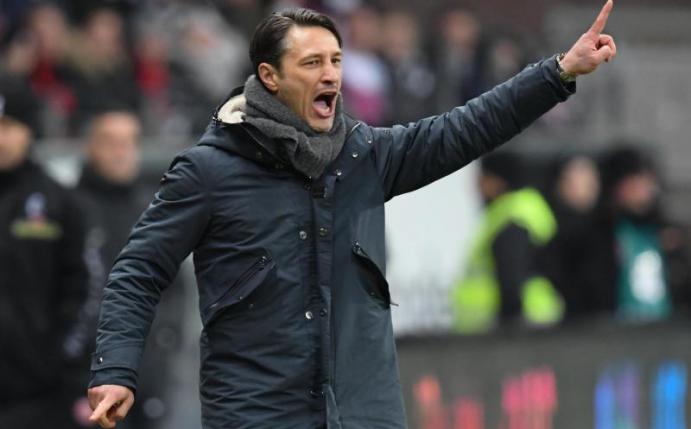 Frankfurts Trainer Niko Kovac war mit dem 1:1 gegen Freiburg nicht zufrieden. Foto: Arne Dedert
