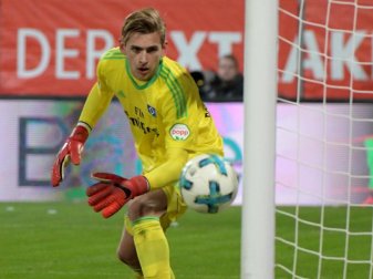 HSV-Keeper Julian Pollersbeck konnte die Niederlage der Hamburger nicht verhindern. Foto: Stefan Puchner HSV-Keeper Julian Pollersbeck konnte die Niederlage der Hamburger nicht verhindern. Foto: Stefan Puchner