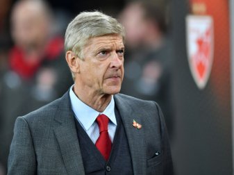 Plant weiterhin mit Mesut Özil: Arsene Wenger Plant weiterhin mit Mesut Özil: Arsene Wenger