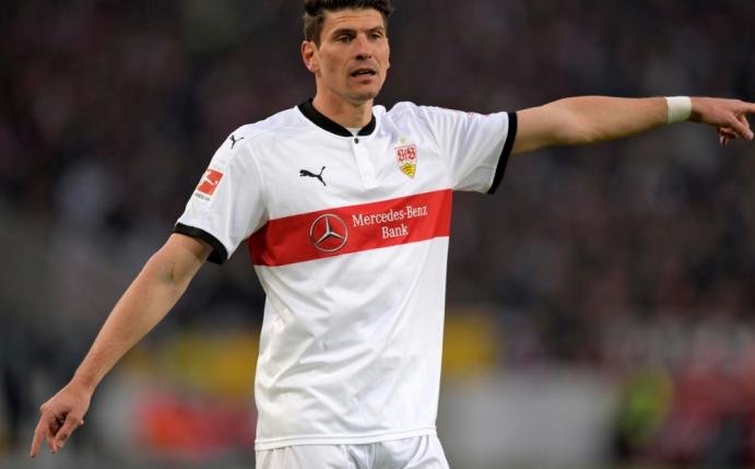 Mario Gomez hat sich das Sprunggelenk nur gestaucht