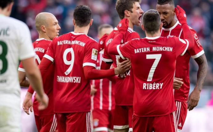 Der FC Bayern gewinnt gegen den SV Werder Bremen mit 4:2. Foto: Sven Hoppe