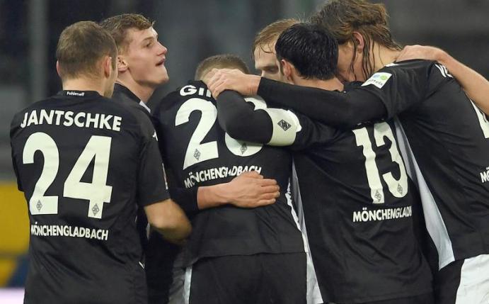 Die Gladbacher Spieler mischen im Kampf um die Königsklassenplätze mit. Foto: Federico Gambarini