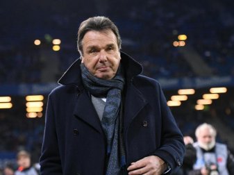 Heribert Bruchhagen wird am Montag einen neuen Trainer beim HSV präsentieren. Foto: Daniel Reinhardt Heribert Bruchhagen wird am Montag einen neuen Trainer beim HSV präsentieren. Foto: Daniel Reinhardt