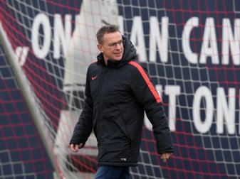 RB-Leipzigs Sportdirektor Ralf Rangnick ist auf der Suche nach jungen, talentierten und lernwilligen Spielern. Foto: Hendrik Schmidt RB-Leipzigs Sportdirektor Ralf Rangnick ist auf der Suche nach jungen, talentierten und lernwilligen Spielern. Foto: Hendrik Schmidt