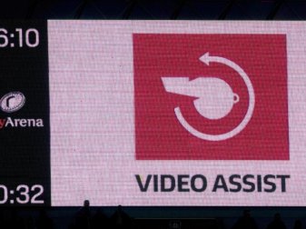 Der Videobeweis soll womöglich auch bei der Fußball-WM in Russland zum Einsatz kommen. Foto: Bernd Thissen Der Videobeweis soll womöglich auch bei der Fußball-WM in Russland zum Einsatz kommen. Foto: Bernd Thissen