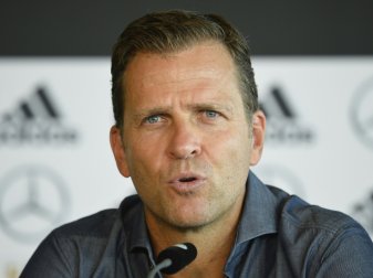 Oliver Bierhoff steht Leon Goretzka zur Seite