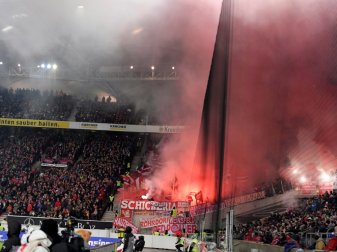 Wegen Pyrotechnik: Bayern München muss Strafe zahlen Wegen Pyrotechnik: Bayern München muss Strafe zahlen
