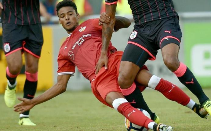 Ailton Ferreira Silva (M) kam beim VfB Stuttgart in der Bundesliga nur zu fünf Einsätzen. Foto: Angelika Warmuth