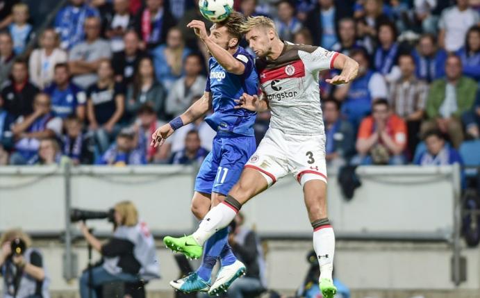 Diamantakos (l.) stürmt künftig für den FC St. Pauli