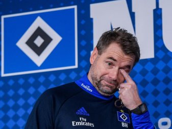 Bernd Hollerbach trainiert jetzt den HSV. Foto: Axel Heimken Bernd Hollerbach trainiert jetzt den HSV. Foto: Axel Heimken