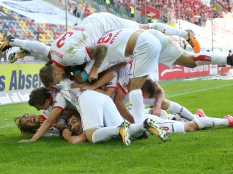 3:1-Sieg gegen den FCK: Düsseldorf wieder Spitzenreiter 3:1-Sieg gegen den FCK: Düsseldorf wieder Spitzenreiter