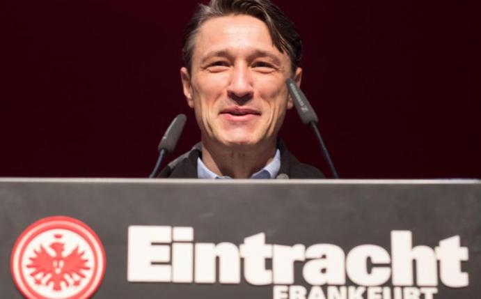 Eintracht-Trainer Niko Kovac hat sich als Vereinsmitglied lebenslang eintragen lassen. Foto: Frank Rumpenhorst