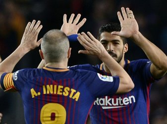 Der FC Barcelona bleibt ungeschlagen Der FC Barcelona bleibt ungeschlagen