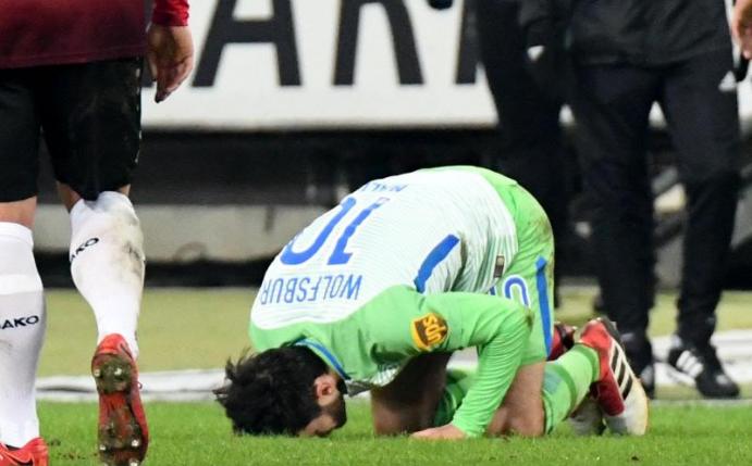 Wolfsburgs Yunus Malli bejubelt sein Tor zum 0:1 gegen Hannover 96. Foto: Peter Steffen