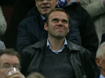 Bernd Hoffmann kandidiert beim HSV um das Präsidentenamt Bernd Hoffmann kandidiert beim HSV um das Präsidentenamt
