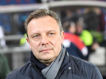 Sehnt sich nach mehr Unterstützung bei den Heimspielen: 96-Coacj André Breitenreiter. Foto: Peter Steffen Sehnt sich nach mehr Unterstützung bei den Heimspielen: 96-Coacj André Breitenreiter. Foto: Peter Steffen