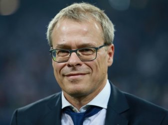 Peter Peters (Bild) lobt Geschäftsführer Andreas Heyden Peter Peters (Bild) lobt Geschäftsführer Andreas Heyden