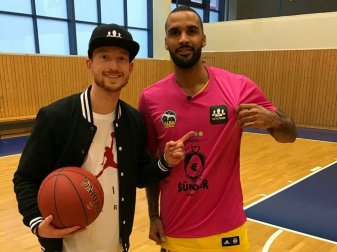 "Dein Team": Arnold kürt "Sünder des Monats" "Dein Team": Arnold kürt "Sünder des Monats"