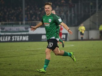 Martin Kobylanski feiert einen seiner beiden Treffer Martin Kobylanski feiert einen seiner beiden Treffer