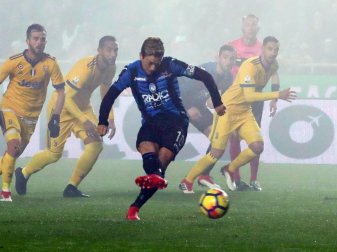 Bergamos Alejandro Dario Gomez verschießt einen Elfmeter gegen Juve. Foto: Paolo Magni Bergamos Alejandro Dario Gomez verschießt einen Elfmeter gegen Juve. Foto: Paolo Magni