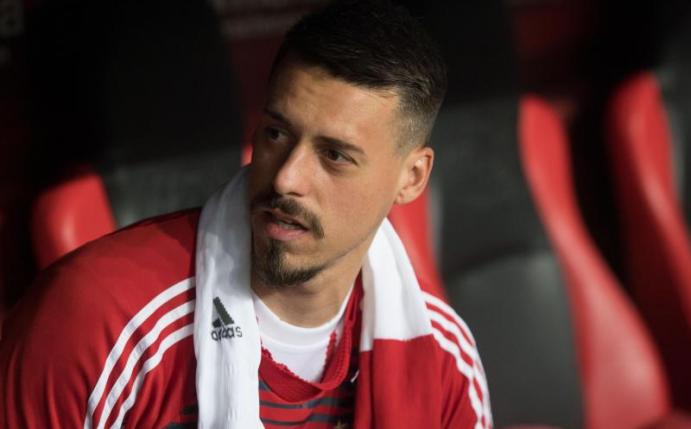 Sandro Wagner knickte beim Training der Bayern um, es konnte aber nach einer Untersuchung Entwarnung gegeben werden. Foto: Bernd Thissen
