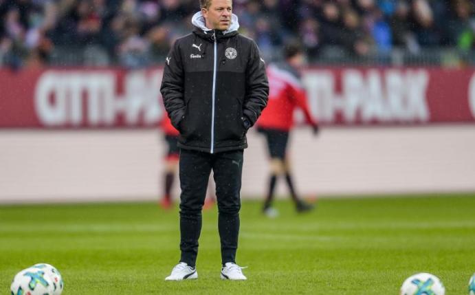 Trainer Markus Anfang und seine Kieler konnten erneut nicht gewinnen. Foto: Axel Heimken