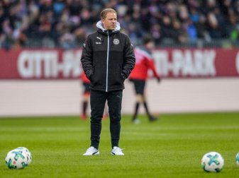 Trainer Markus Anfang und seine Kieler konnten erneut nicht gewinnen. Foto: Axel Heimken Trainer Markus Anfang und seine Kieler konnten erneut nicht gewinnen. Foto: Axel Heimken