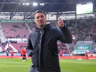 Nach der Niederlage in Augsburg will Frankfurts Trainer Niko Kovac bei der Eintracht wieder Pokal-Stimmung entfachen. Foto: Stefan Puchner Nach der Niederlage in Augsburg will Frankfurts Trainer Niko Kovac bei der Eintracht wieder Pokal-Stimmung entfachen. Foto: Stefan Puchner