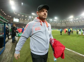 Paderborns Trainer Steffen Baumgart lässt sich vom Nimbus des FC Bayern München nicht einschüchtern. Foto: Friso Gentsch Paderborns Trainer Steffen Baumgart lässt sich vom Nimbus des FC Bayern München nicht einschüchtern. Foto: Friso Gentsch