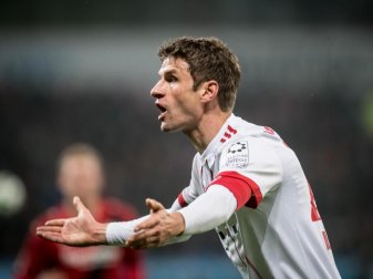 Bayerns Thomas Müller warnt vor schwierigen Bedingungen in Paderborn. Foto: Bernd Thissen Bayerns Thomas Müller warnt vor schwierigen Bedingungen in Paderborn. Foto: Bernd Thissen