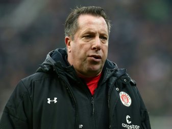 Trainer Kauczinski und St. Pauli verpflichten Leon Flach Trainer Kauczinski und St. Pauli verpflichten Leon Flach