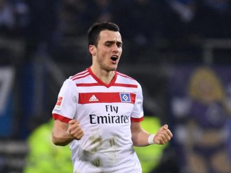 Für Hamburgs Filip Kostic entscheidet sich der Fußball im Kopf. Foto: Daniel Reinhardt Für Hamburgs Filip Kostic entscheidet sich der Fußball im Kopf. Foto: Daniel Reinhardt