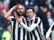 Gonzalo Higuain (l) hat das 2:0 für Juve gegen Florenz erzielt. Foto: Alessandro Di Marco