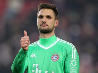 Daumen hoch: Sven Ulreich bleibt in München