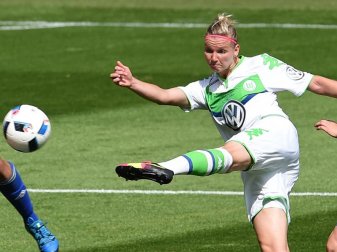 Alexandra Popp steuerte im Pokal-Achtelfinale gegen Cloppenburg zwei Treffer zum 5:0-Sieg der Wolfsburgerinnen bei. Foto: Carmen Jaspersen Alexandra Popp steuerte im Pokal-Achtelfinale gegen Cloppenburg zwei Treffer zum 5:0-Sieg der Wolfsburgerinnen bei. Foto: Carmen Jaspersen
