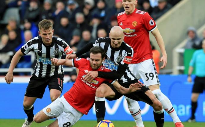 Manchester United unterliegt in Newcastle