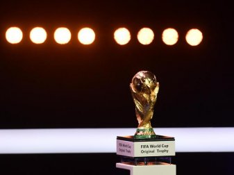 32 Mannschaften spielen bei der WM 2018 in Russland um die WM-Trophäe. Foto: Dirk Waem 32 Mannschaften spielen bei der WM 2018 in Russland um die WM-Trophäe. Foto: Dirk Waem