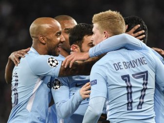 Die Spieler von Manchester City freuen sich über das 1:0 beim FC Basel. Foto: Georgios Kefalas Die Spieler von Manchester City freuen sich über das 1:0 beim FC Basel. Foto: Georgios Kefalas