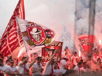 Der 1. FC Köln hat sich in einem offenen Brief an die Ultras seiner Fanszene gewandt und zum Dialog aufgefordert. Foto: Marius Becker
