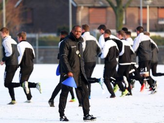 Oliseh erhebt schwere Vorwürfe gegen seinen Ex-Klub Oliseh erhebt schwere Vorwürfe gegen seinen Ex-Klub