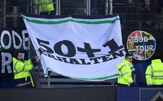 Die umstrittene 50+1-Regel sorgt bei Fans und Beteiligten gleichsam für Diskussion. Foto: Daniel Reinhardt