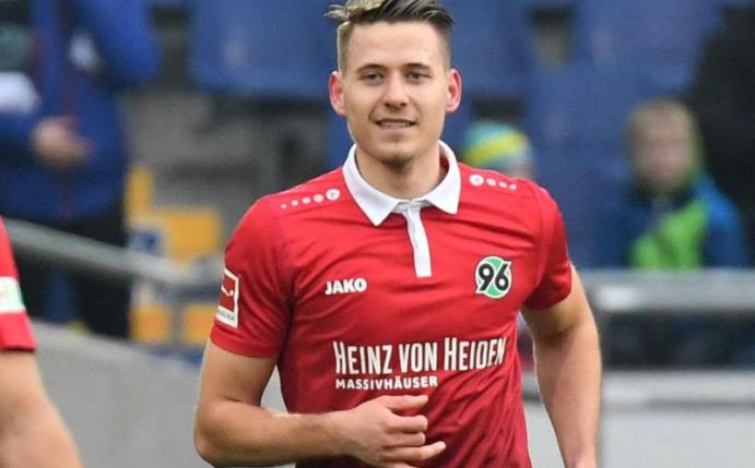Fehlt Hannover 96 auch beim Gastspiel in Köln: U21-Nationalspieler Waldemar Anton. Foto: Peter Steffen