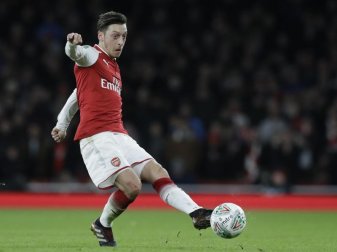 Mesut Özil hat mit Arsenal 3:0 bei Östersunds gewonnen. Özil steuerte einen Treffer bei. Foto: Matt Dunham/AP