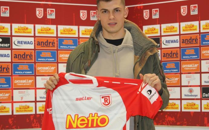 Kevin Hoffmann verlängert beim SSV Jahn Regensburg