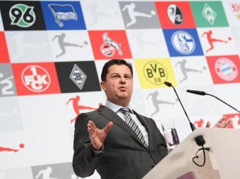 DFL-Boss Christian Seifert kann sich den Videobeweis auch in Liga 2 vorstellen. Foto: Arne Dedert DFL-Boss Christian Seifert kann sich den Videobeweis auch in Liga 2 vorstellen. Foto: Arne Dedert