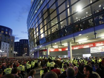 Köln muss für Schäden beim FC Arsenal aufkommen Köln muss für Schäden beim FC Arsenal aufkommen